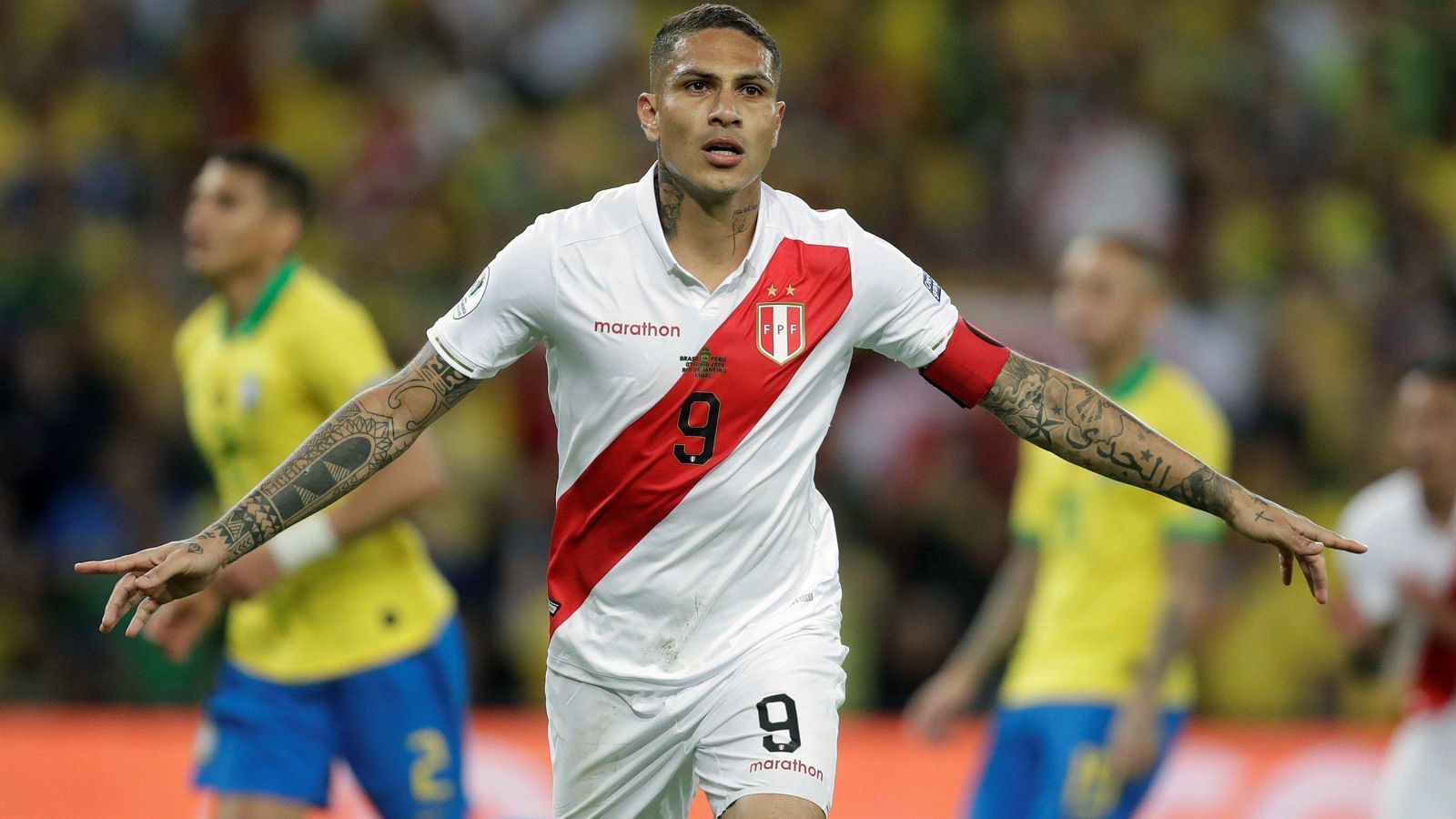 
                <strong>Angriff - Paolo Guerrero (Peru)</strong><br>
                Noch ein Ex-Münchner in der offiziellen Top-Elf der Copa America! Mit Paolo Guerrero steht der erfolgreichste Torschütze des Turniers natürlich in der Elf der besten Spieler. Der 35-jährige Peruaner schlug in Brasilien immerhin drei Mal zu. Auf Vereinsebene ist der Stürmer mittlerweile auch schon einige Jahre am Zuckerhut unterwegs, derzeit steht er bei Internacional Porto Alegre unter Vertrag.
              