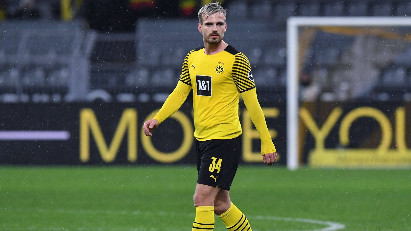 
                <strong>Marin Pongracic</strong><br>
                Kommt in der 65. Minute für Akanji auf das Feld. Will gegen seinen Ex-Klub auf sich aufmerksam machen, das gelingt aber nur im negativem Sinne. Bei seiner einzigen relevanten Aktion unterläuft ihm ein technischer Fehler, der zum Gegentreffer führt. ran-Note: 5
              