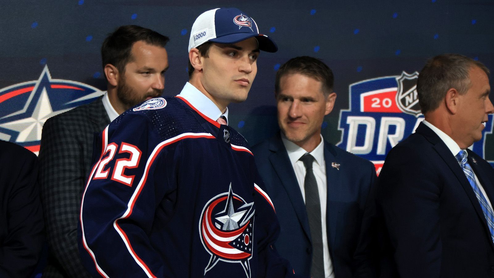 
                <strong>12. Pick - Columbus Blue Jackets: Denton Mateychuk</strong><br>
                &#x2022; Position: Verteidiger<br>&#x2022; Nationalität: Kanada<br>&#x2022; Klub: Moose Jaw Warriors (WHL, Kanada)<br>
              