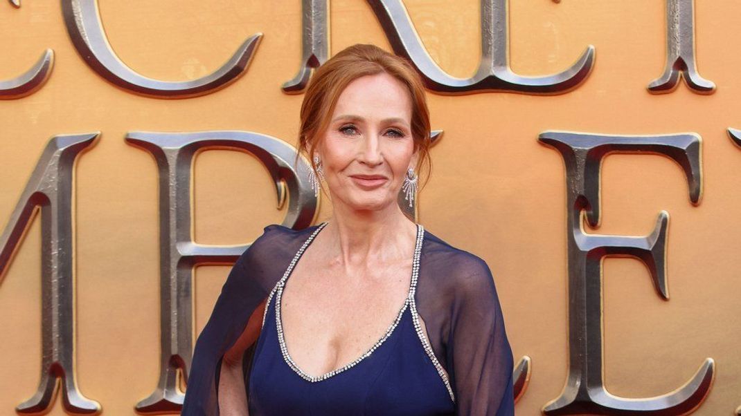 J. K. Rowling sorgt seit Jahren mit kontroversen Aussagen für Schlagzeilen. Nun ist eine Verfilmung ihres Kinderbuches "The Christmas Pig" in Planung.