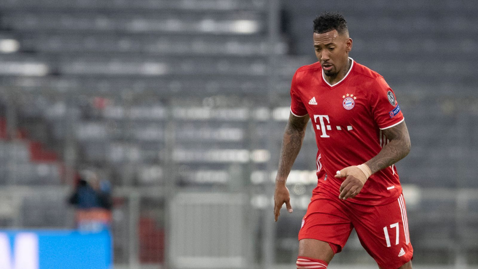 
                <strong>Jerome Boateng</strong><br>
                Defensiv kaum gefordert und offensiv nicht eingebunden. Wird zur Halbzeit für Niklas Süle ausgewechselt. ran-Note: 3
              