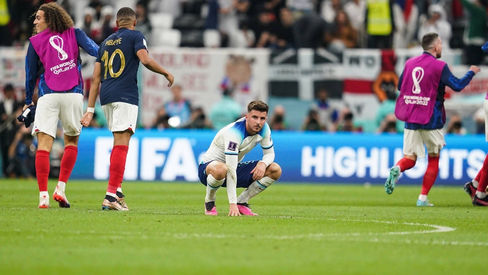 
                <strong>Italien</strong><br>
                Gazzetta dello Sport: "Frankreich fliegt dank Giroud: Kane bringt England zum Weinen."Corriere dello Sport: "Giroud bringt Frankreich ins Halbfinale, Kanes Fehler bringt England zu Fall."
              