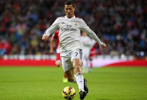 
                <strong>6. Platz: Cristiano Ronaldo</strong><br>
                Der Weltfußballer ist nur auf Platz sechs der besten Torpassgeber Europas. "CR7" jagt mit Real Madrid weiterhin den FC Barcelona in Spanien hinterher. 30 Spiele, 15 Torvorbereitungen stehen auf seinem Konto.
              
