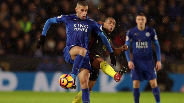 
                <strong>Platz 7 - Islam Slimani (Mittelstürmer)</strong><br>
                Nationalität: AlgerienWechsel: von Sporting Lissabon zu Leicester CityZeitpunkt des Wechsels: August 2016Ablösesumme: 30 Millionen Euro
              