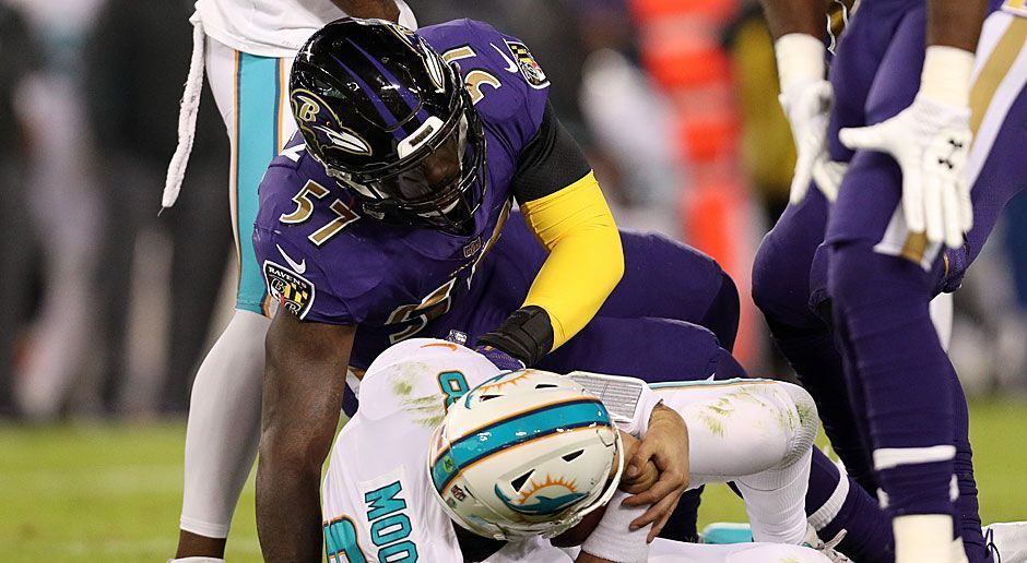 
                <strong>C.J. Mosley (Baltimore Ravens)</strong><br>
                Linebacker, 25 Jahre, 4. Saison - Der zweimalige Pro-Bowler sammelte schon in drei Saisonspielen eine zweistellige Anzahl an Tackles. Mit insgesamt 76 liegt er in dieser Statistik auf Rang zwei der Liga. Zum 40:0 über die Miami Dolphins in Woche acht steuerte er zudem einen Touchdown nach Interception und einem 63-Yards-Run bei und sammelte 0,5 Sacks. Letzteren Wert hat Mosley mittlerweile verdoppelt.
              