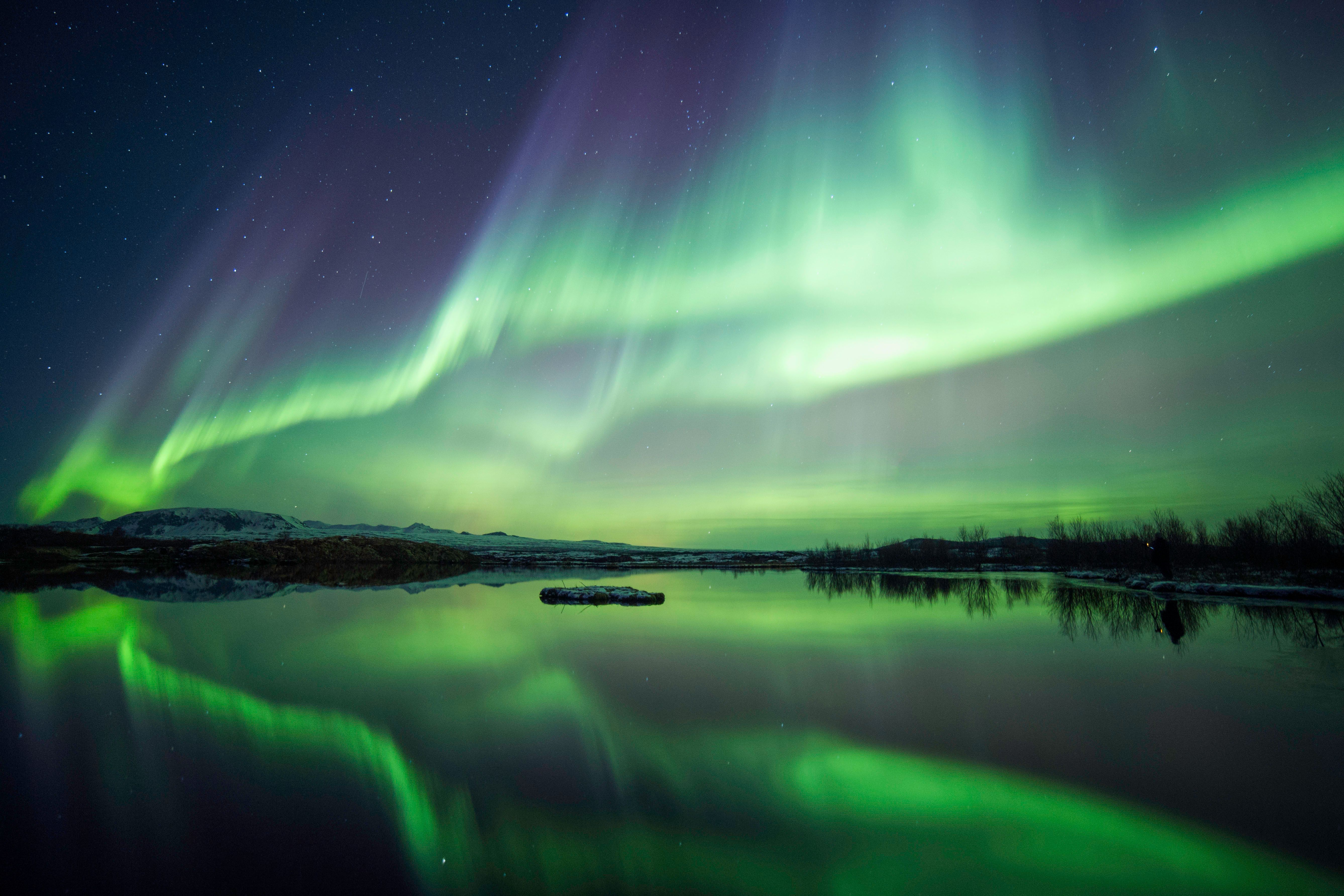 Bunter Himmel wie beim Feuerwerk: Polarlichter auf Island.