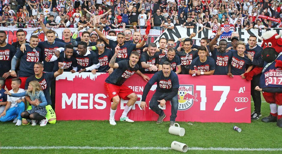 
                <strong>Österreich: Red Bull Salzburg</strong><br>
                Red Bull Salzburg ist zum vierten Mal in Serie und elften Mal seit 1994 Fußball-Meister in Österreich. Der Schwesterklub des deutschen Tabellenzweiten RB Leipzig sicherte sich den Titel drei Spieltage vor Saisonschluss mit einem 1:0 (0:0) gegen Rapid Wien. Vier Meistertitel in Folge waren zuvor nur Austria Wien (1978 bis 1981) gelungen. Die Salzburger erhalten somit in der Qualifikation einen erneuten Versuch, es erstmals in die Champions League zu schaffen. In den vergangenen Jahren war der national unangreifbare Klub auf teils peinliche Weise an F91 Düdelingen, Fenerbahce Istanbul, Dinamo Zagreb und zweimal Malmö gescheitert.
              