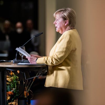 Ex-Kanzlerin Merkel äußert sich zum russischen Krieg gegen die Ukraine.