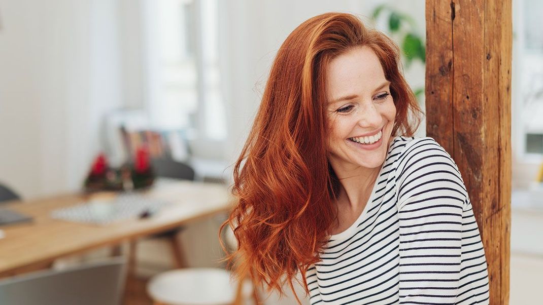 Der Stufenschnitt verleiht deinem Haar automatisch mehr Volumen – somit ist dieser Haarschnitt eine perfekte Langhaarfrisur, wenn du voluminöseres Haar möchtest.