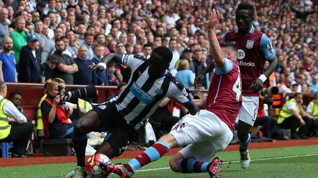 
                <strong>Premier League: Newcastle United, Norwich City, Aston Villa</strong><br>
                Premier League: Newcastles Abstieg wird am vergangenen Spieltag besiegelt. Selbst Trainer Rafael Benitez kann das Ruder nicht mehr rumreißen. Auch Norwich City muss das weiße Handtuch werfen und steigt ab.
              