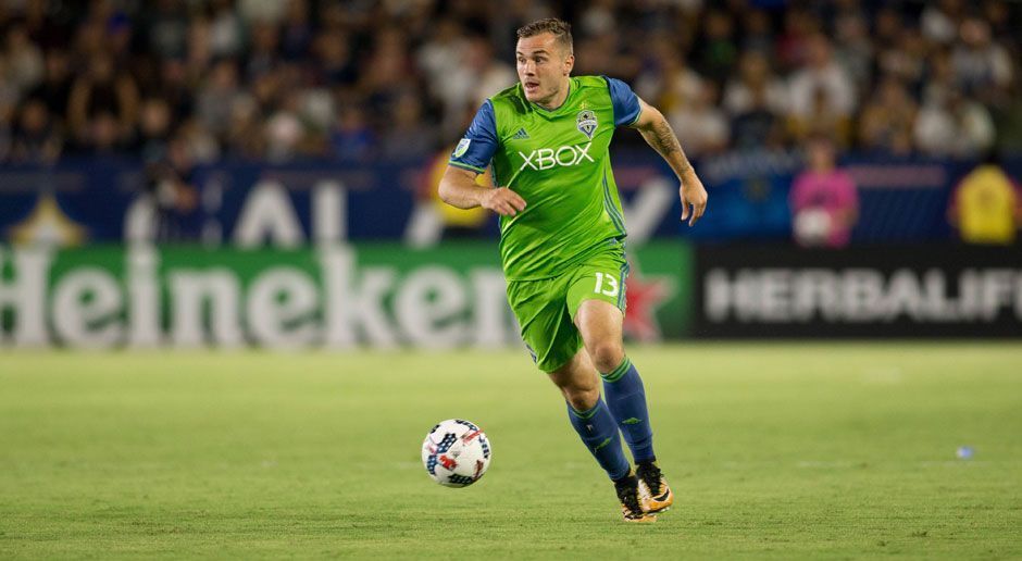 
                <strong>Platz 4: Jordan Morris (Seattle Sounders FC)</strong><br>
                Neben US-Legende Clint Dempsey ist Jordan Morris der einzige US-Nationalspieler in der Top 10. Genau wie sein Mannschaftskollege spielt auch der 23-Jährige im Sturm. Allerdings muss er noch ein wenig an seiner Treffsicherheit arbeiten. In der vergangenen regulären Saison reichte es für ihn nur zu drei Treffern. 
              