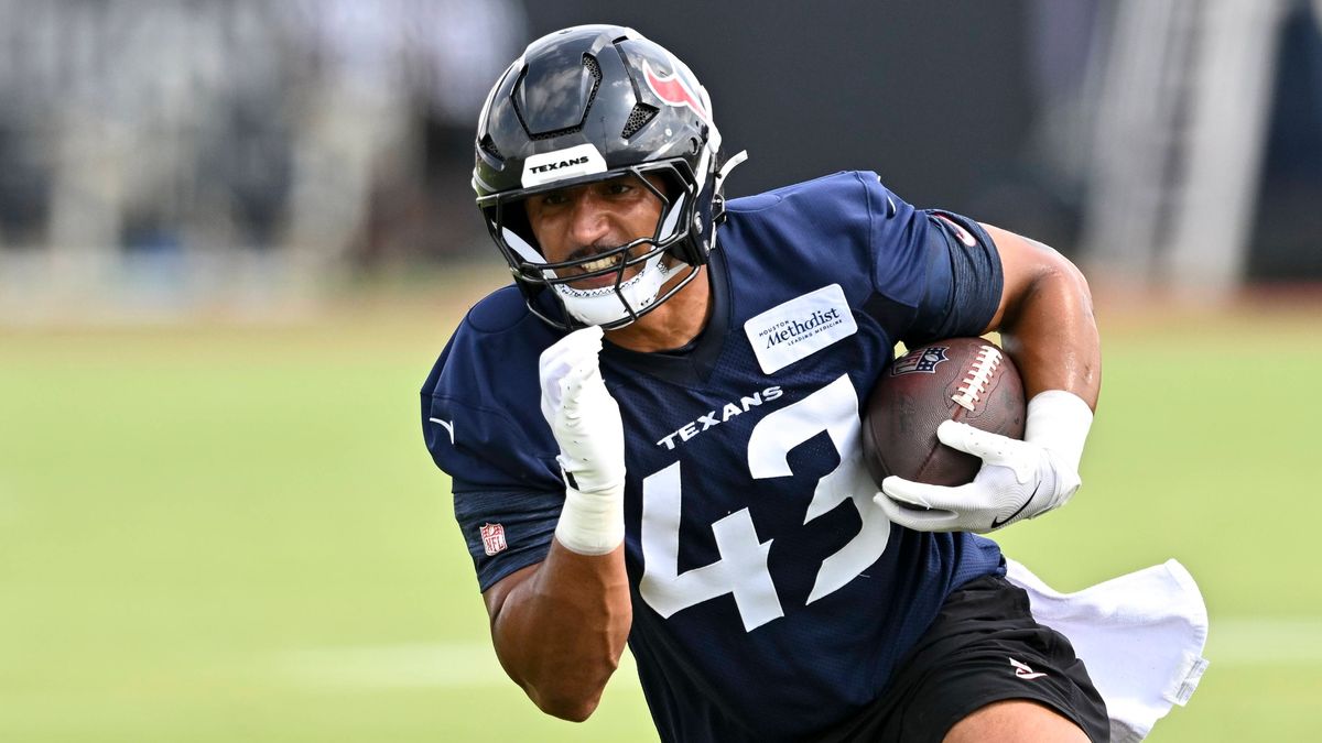 NFL, American Football Herren, USA Houston Texans Minicamp Jun 10, 2025; Houston, TX, USA; Houston Texans fullback Jakob Johnson (43) participates in a drill during an NFL football minicamp at NRG ...