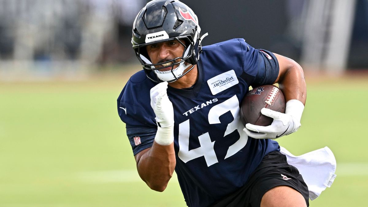 NFL, American Football Herren, USA Houston Texans Minicamp Jun 10, 2025; Houston, TX, USA; Houston Texans fullback Jakob Johnson (43) participates in a drill during an NFL football minicamp at NRG ...