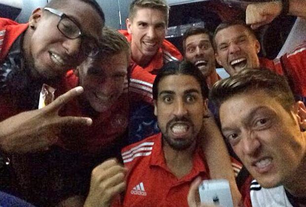 
                <strong>Ohne Worte</strong><br>
                Für die DFB-Jungs heißt es nun Zähne zeigen!
              
