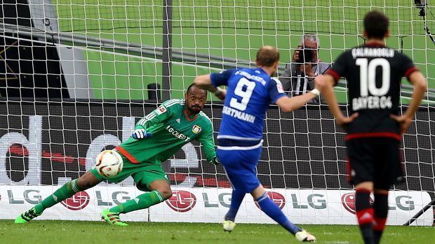 
                <strong>Moritz Hartmann</strong><br>
                Moritz Hartmann: Der FCI-Stürmer verwandelte gegen den eingewechselten Ersatz-Keeper David Yelldell von Bayer 04 Leverkusen seinen achten Elfmeter in der Saison. Das ist Top-Wert. Dennoch verlor Ingolstadt das Spiel 2:3. 
              