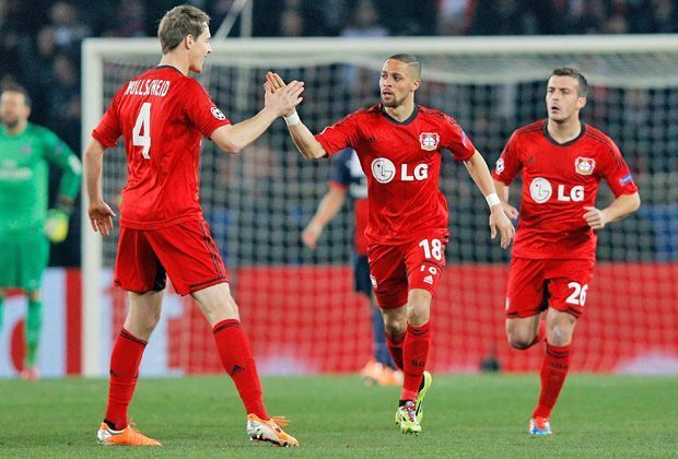 
                <strong>Paris St. Germain - Bayer 04 Leverkusen 2:1</strong><br>
                Bayer startet stark in die Partie. Nach einer Flanke von rechts steigt Sidney Sam am Höchsten und nickt zur Führung für Leverkusen ein.
              