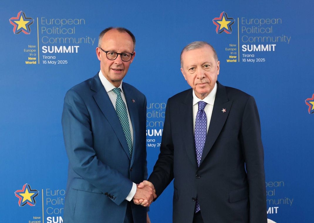 Merz und Erdogan haben sich telefonisch zum Krieg in Nahost ausgetauscht. (Archivbild)