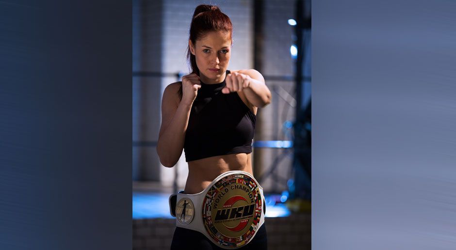 
                <strong>So sexy ist Marie Lang</strong><br>
                Ihr erster großer Titel war 2014 der Gewinn der Internationalen Deutschen Meisterschaften bis 60 Kilogramm. Danach ging es steil bergauf.
              