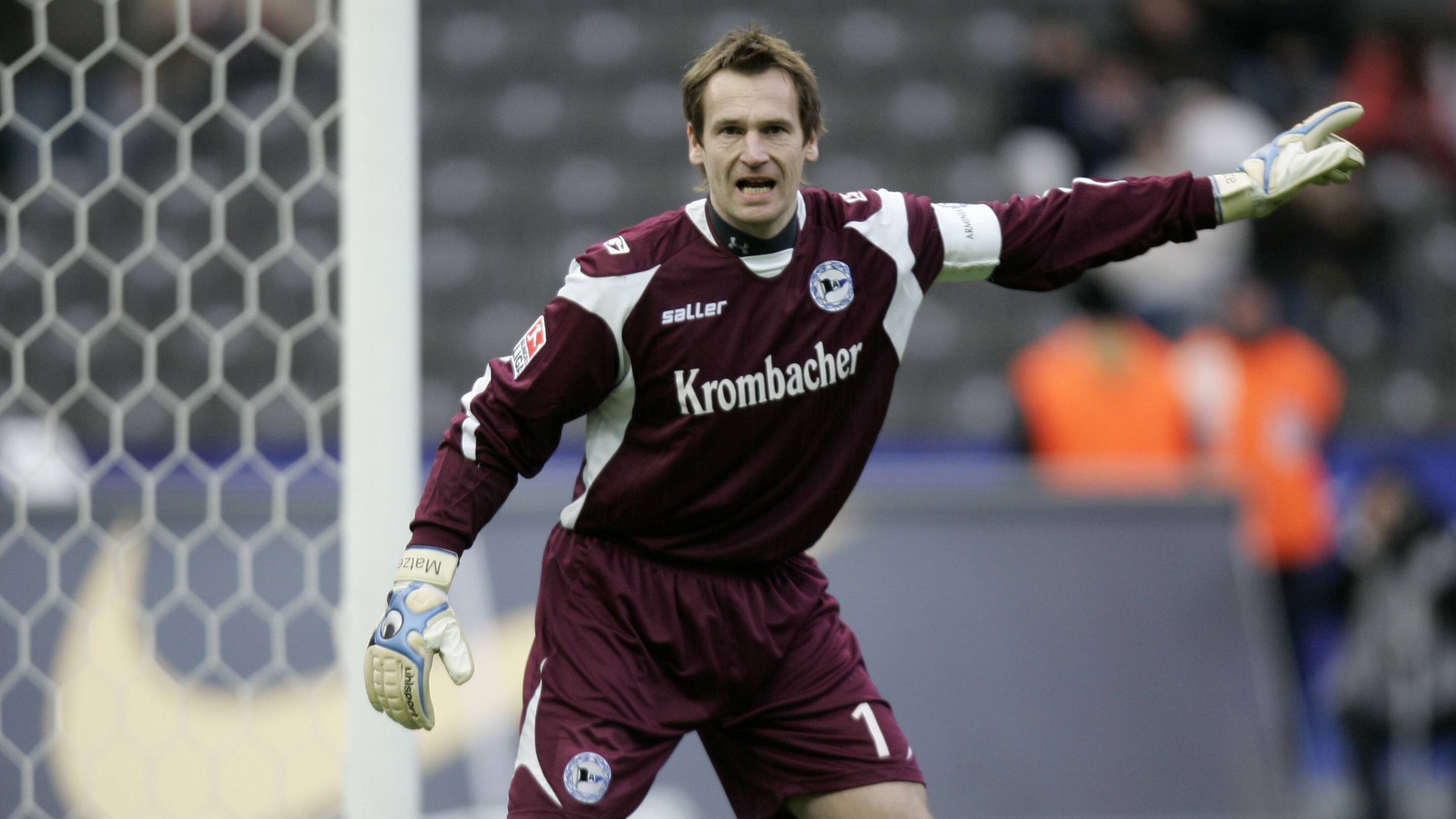 
                <strong>Matthias Hain</strong><br>
                &#x2022; Im Verein: 2000 bis 2008 <br>&#x2022; Einsätze: 261 Spiele<br>&#x2022; Sonstiges: Von 2011 bis 2022 Torwarttrainer beim FC St. Pauli <br>
              