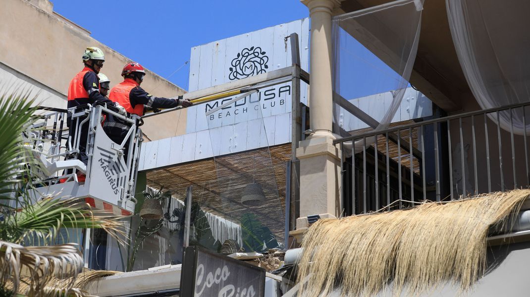 Der Teileinsturz eines Clubs im Mai auf Mallorca forderte vier Todesopfer und mehrere Verletzte - der Betreiber wird nun juristisch zur Verantwortung gezogen.