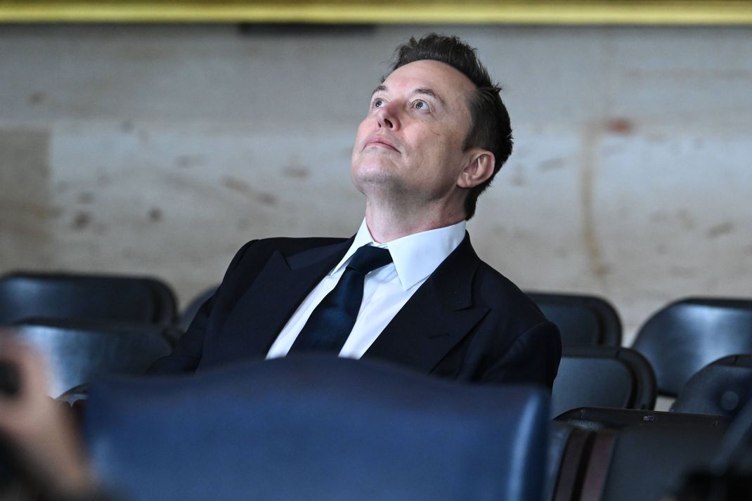 Tesla and SpaceX CEO Elon Musk takes his seat at the inauguration ceremony before Donald Trump is sworn in as the 47th US President in the US Capitol Rotunda in Washington, DC, on January 20, 2025. Copyright: x.x