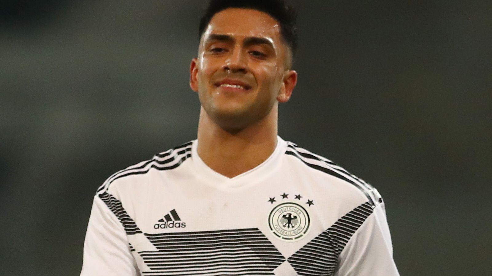 
                <strong>Nadiem Amiri</strong><br>
                Der Hoffenheimer ersetzt Richter in den letzten 20 Minuten und demonstriert bei einem Dribbling im Strafraum direkt seine Klasse – leider ohne Erfolgserlebnis. Anschließend durchschauen die Dänen seine Pläne jedoch besser. ran-Note: 3
              