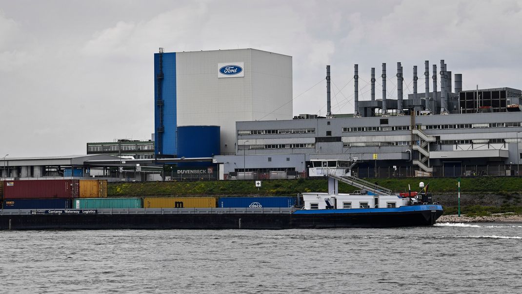 Der US-Autobauer Ford kündigt drastische Personalkürzungen in ganz Europa an. Am stärksten ist das Werk in Köln von den Sparmaßnahmen betroffen.