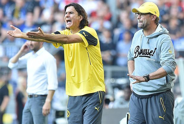 
                <strong>Jürgen Klopp: 90 Minuten gegen den HSV</strong><br>
                Doch nach wenigen Minuten ist Schluss mit Lockerheit. Co-Trainer Zeljko Buvac geht schon früh an der Seitenlinie steil. Sein Chef pfeift zur Ordnung - die Gestik ist noch beruhigend.
              