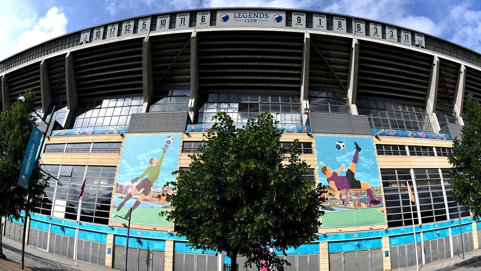 
                <strong>Telia Parken</strong><br>
                Auch in Kopenhagen steigt am Samstag ein EM-Spiel. Gastgeber Dänemark empfängt im Telia Parken Finnland.
              