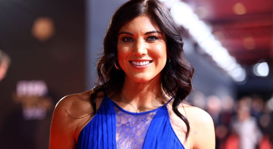 
                <strong>Hope Solo</strong><br>
                Die Skandalnudel der US-Frauen. Hope Solo macht nicht nur auf dem Rasen, sondern auch durch diverse Eskapaden in ihrem Privatleben auf sich aufmerksam. Ihr attraktives Äußeres ist auch vielen Fotografen nicht verborgen geblieben.
              