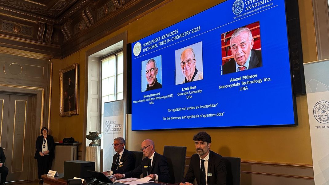 Die Wissenschaftler Moungi Bawendi, Louis Brus und Alexei Ekimov werden mit dem Nobelpreis für Chemie für ausgezeichnet.