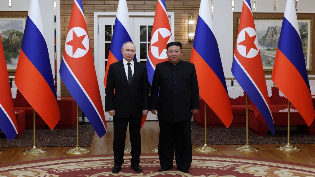 Russlands Präsident Putin (links) setzt wohl bei den Beziehungen mit Nordkorea auf die Tierdiplomatie. (Archivbild)