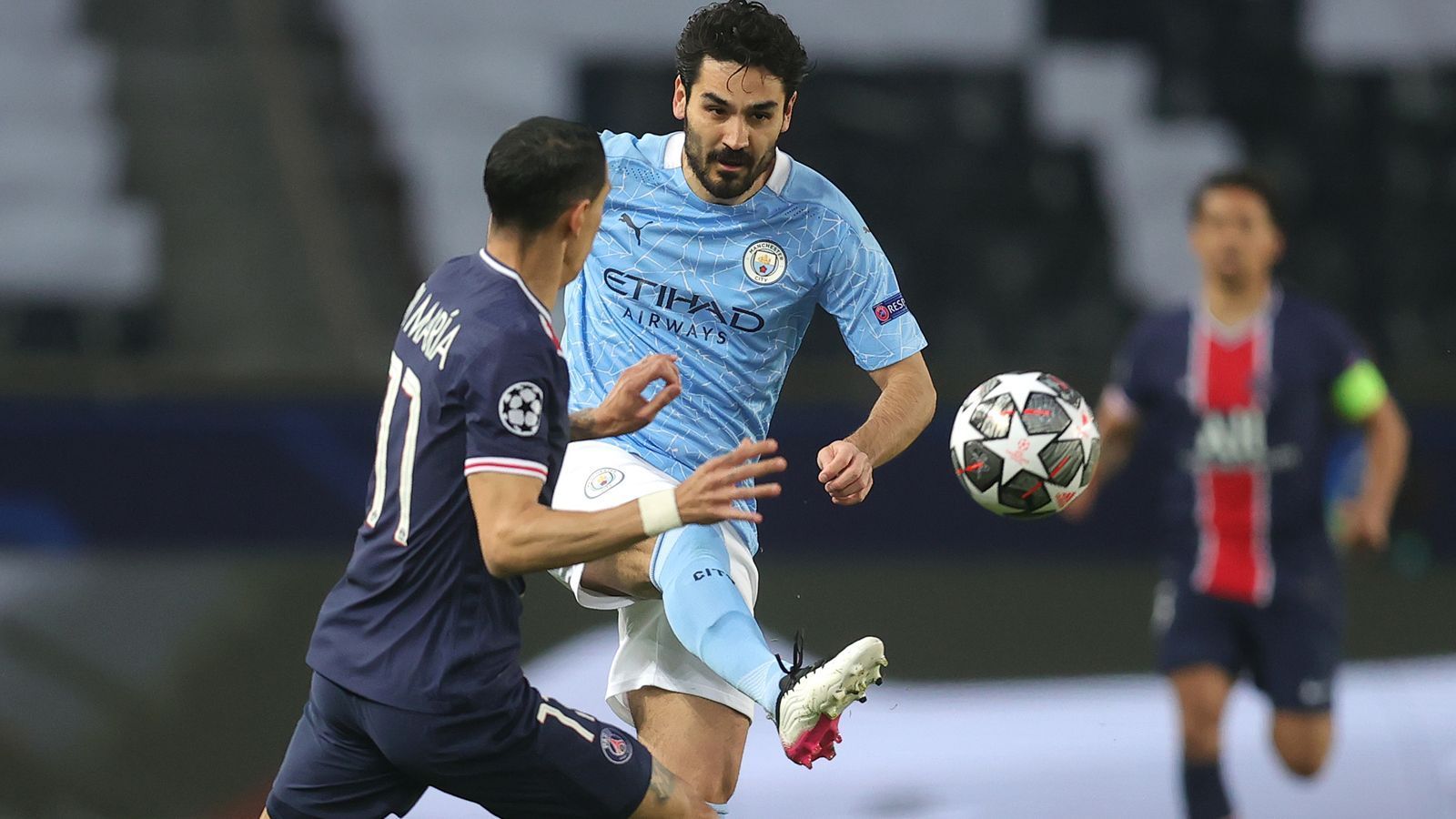 
                <strong>Gündogan im Fokus - Draxler und Kehrer auf der Bank</strong><br>
                Drei deutsche Spieler standen am Mittwochabend im Aufgebot von Paris St. Germain und Manchester City für das Hinspiel des zweiten Champions-League-Halbfinales. Während aber Julian Draxler und Thilo Kehrer bei PSG 90 Minuten auf der Bank saßen, lief Ilkay Gündogan in der Startelf von Manchester City auf. Wir haben uns angeschaut, wie er gespielt hat.
              