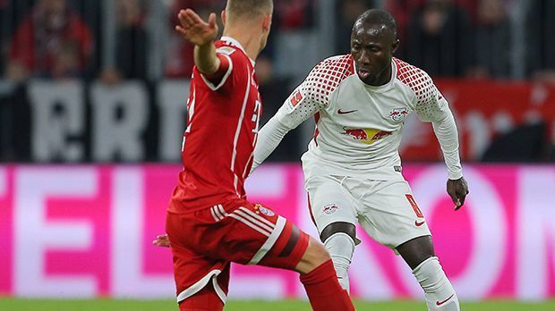 
                <strong>Naby Keita (RB Leipzig)</strong><br>
                Der defensive Mittelfeldspieler versucht, das Spiel der Leipziger in Unterzahl zu organisieren. Kann eine starke Passquote vorweisen, spielt aber auch viele Querpässe, da in der Spitze die Anspielstationen fehlen. ran-Note: 3
              