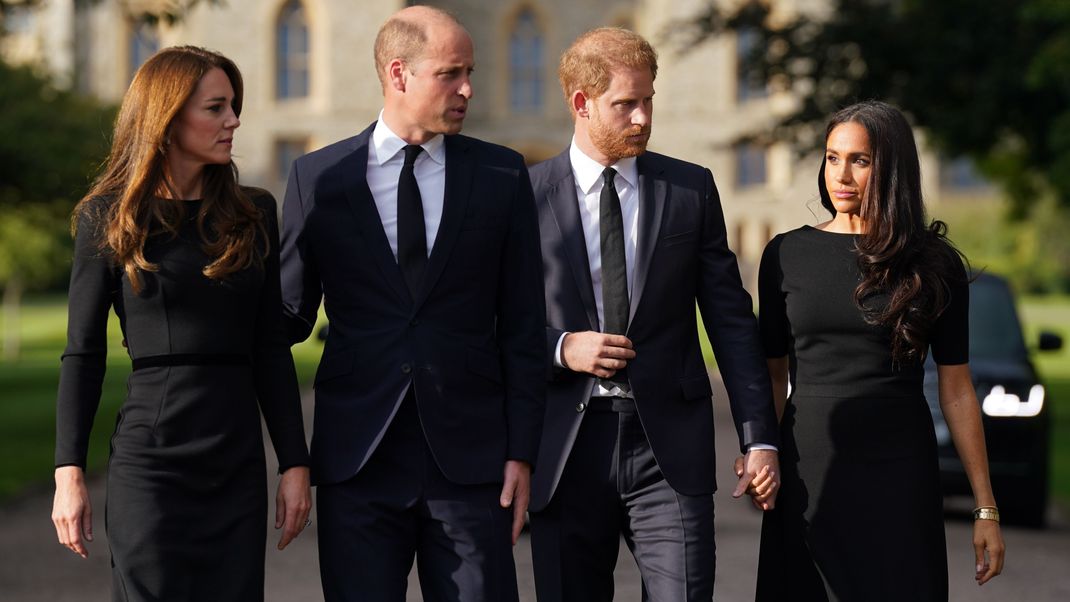 Ein Bild, das so eher nicht mehr zustande kommt: Kate und William mit Harry und Meghan.