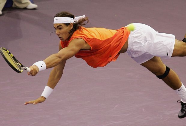 
                <strong>Oktober 2005, Knöchelverletzung</strong><br>
                Nadal erteilte dem Tennis Masters Cup in Schanghai eine Absage, da der Spanier sich mit einer Bänderverletzung am Fuß herumplagt. 
              