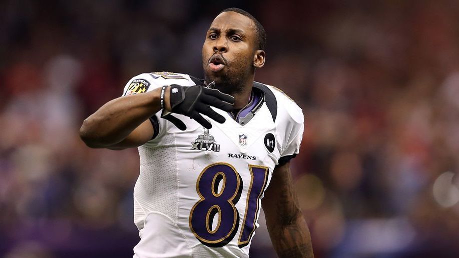 <strong>Anquan Boldin (Combine 2003)</strong><br>
                In den Augen vieler Scouts sind bei Wide Receivern vor allem drei Dinge wichtig: Geschwindigkeit, Geschwindigkeit und nochmals Geschwindigkeit. Als Anquan Boldin die 40 Yards in 4,73 Sekunden zurücklegte und somit einer der langsamsten aller teilnehmenden Passempfänger war, dürfte sein Name bereits auf dem Bogen einiger Scouts gestrichen worden sein.