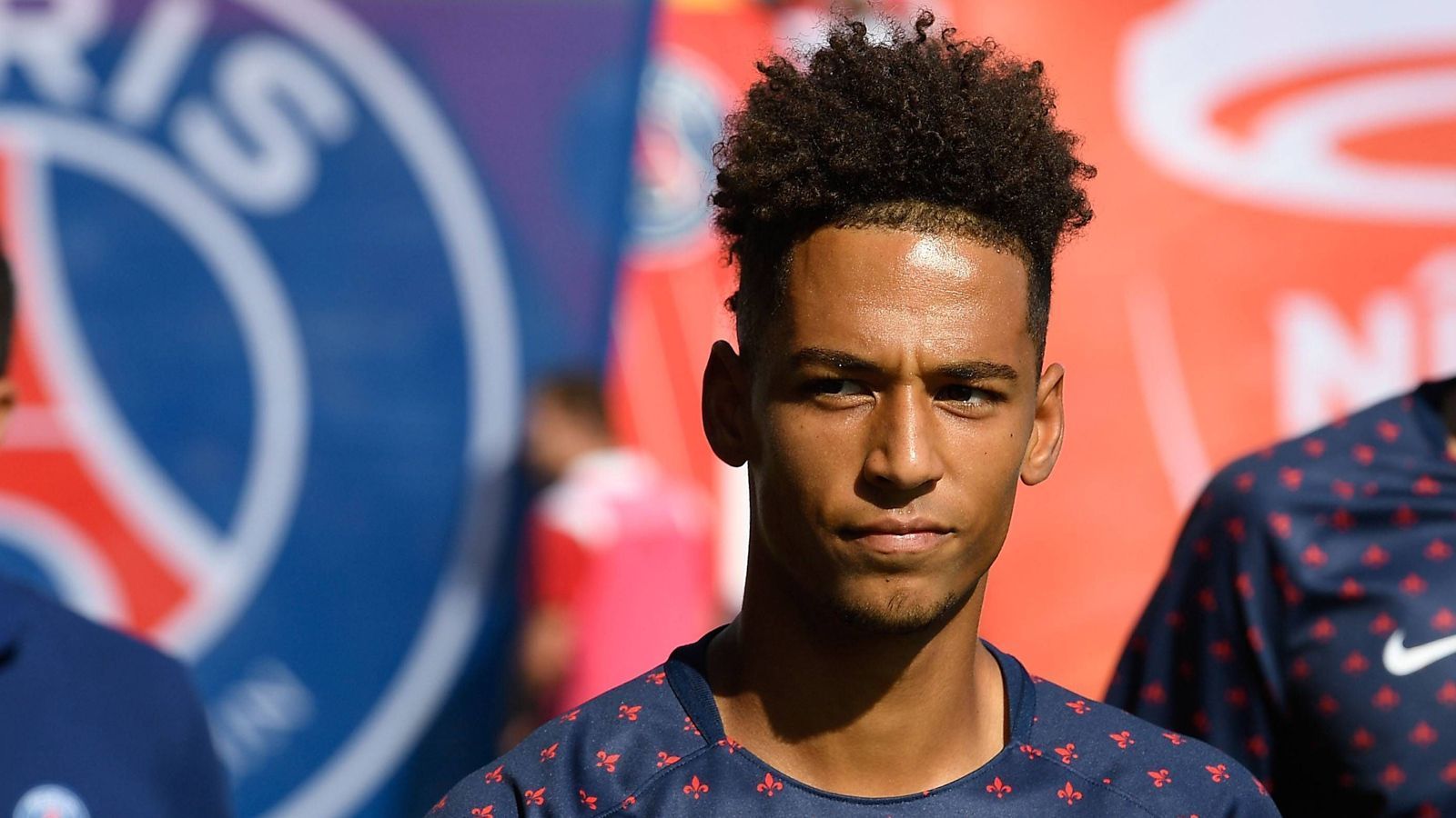 
                <strong>Thilo Kehrer (Paris St. Germain)</strong><br>
                Acht Europacup-Spiele bestritt Deutschlands teuerster Abwehrspieler für den FC Schalke 04, bevor es ihn im Sommer für die Rekordablösesumme von 37 Millionen Euro an die Seine zog. Nach dem Auftakt gegen den FC Liverpool spielt Kehrer in Gruppe C noch gegen den SSC Neapel und Roter Stern Belgrad.
              