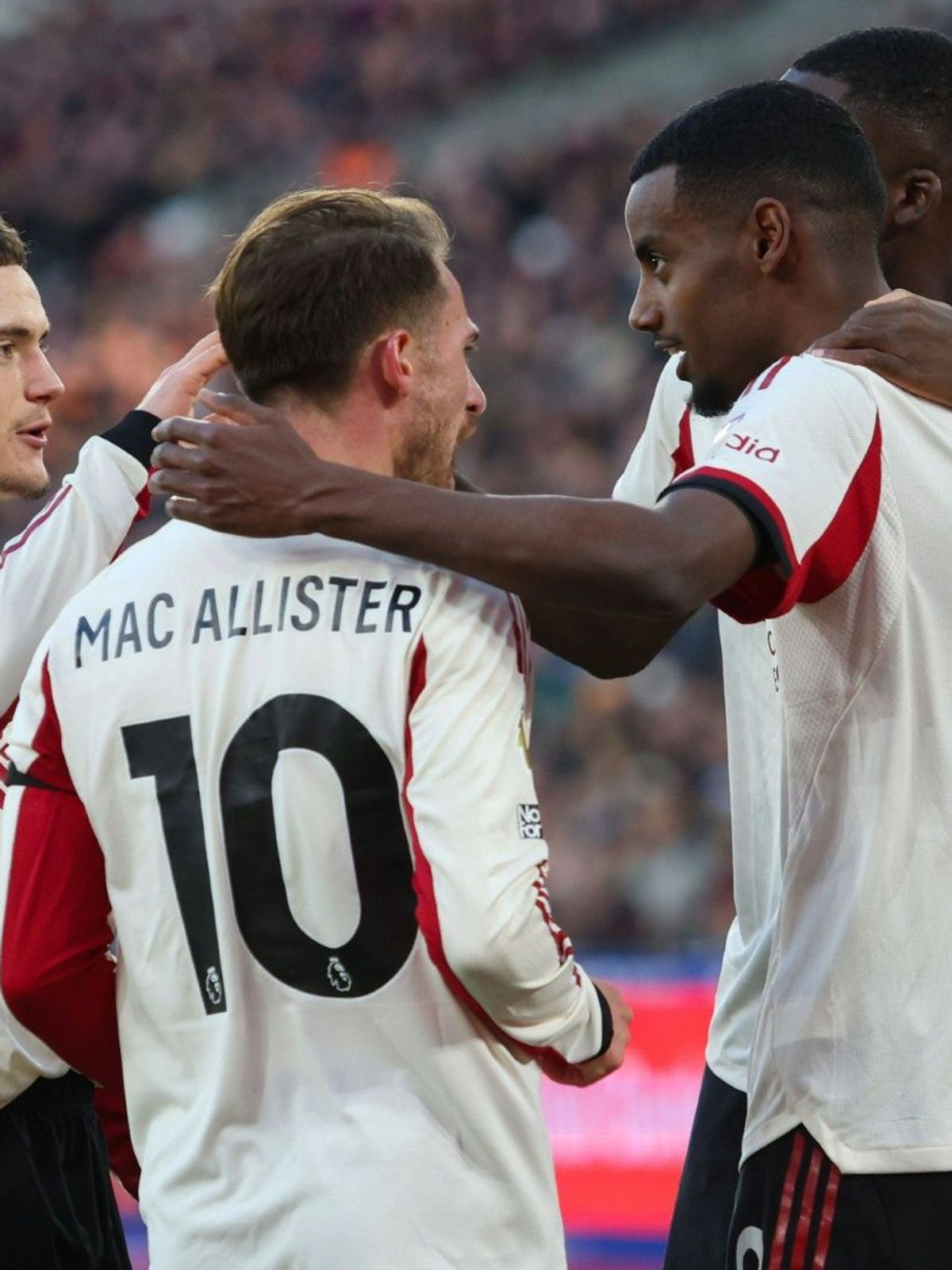 Wirtz und Co. bejubeln den Treffer von Isak