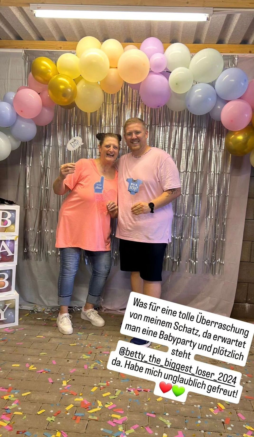 "The Biggest Loser"-Freundin Betty war bei der Party als Überraschungsgast auch mit dabei.