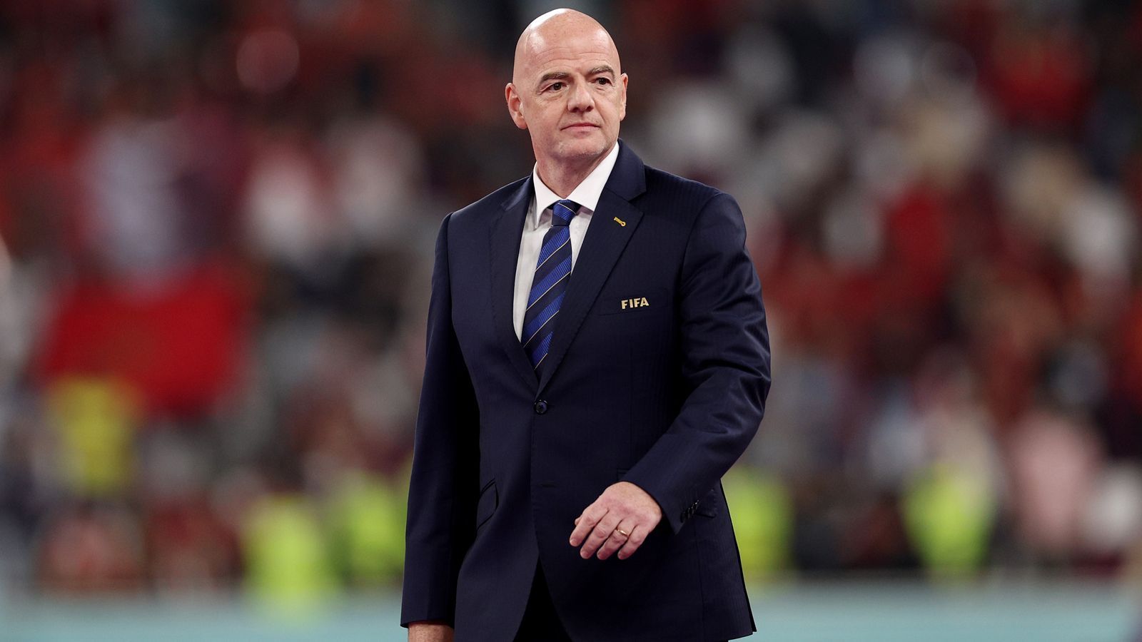 
                <strong>Gianni Infantino</strong><br>
                "Wir sind überzeugt, dass Fußball auch in Nordamerika die Nummer eins werden kann. Vielleicht erst Nummer zwei und dann mit der Zeit Nummer eins." (FIFA-Präsident Gianni Infantino über die WM 2026 in den USA, Kanada und Mexiko) 
              