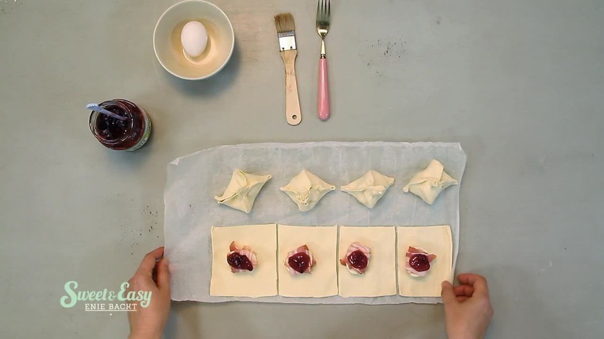 Gebackener Brie im Blätterteig