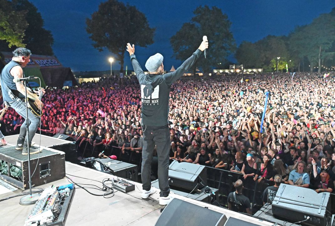 Im Jahr 2023 begeisterten die Punkrocker der Donots das Publikum im Saarland. (Archivbild).