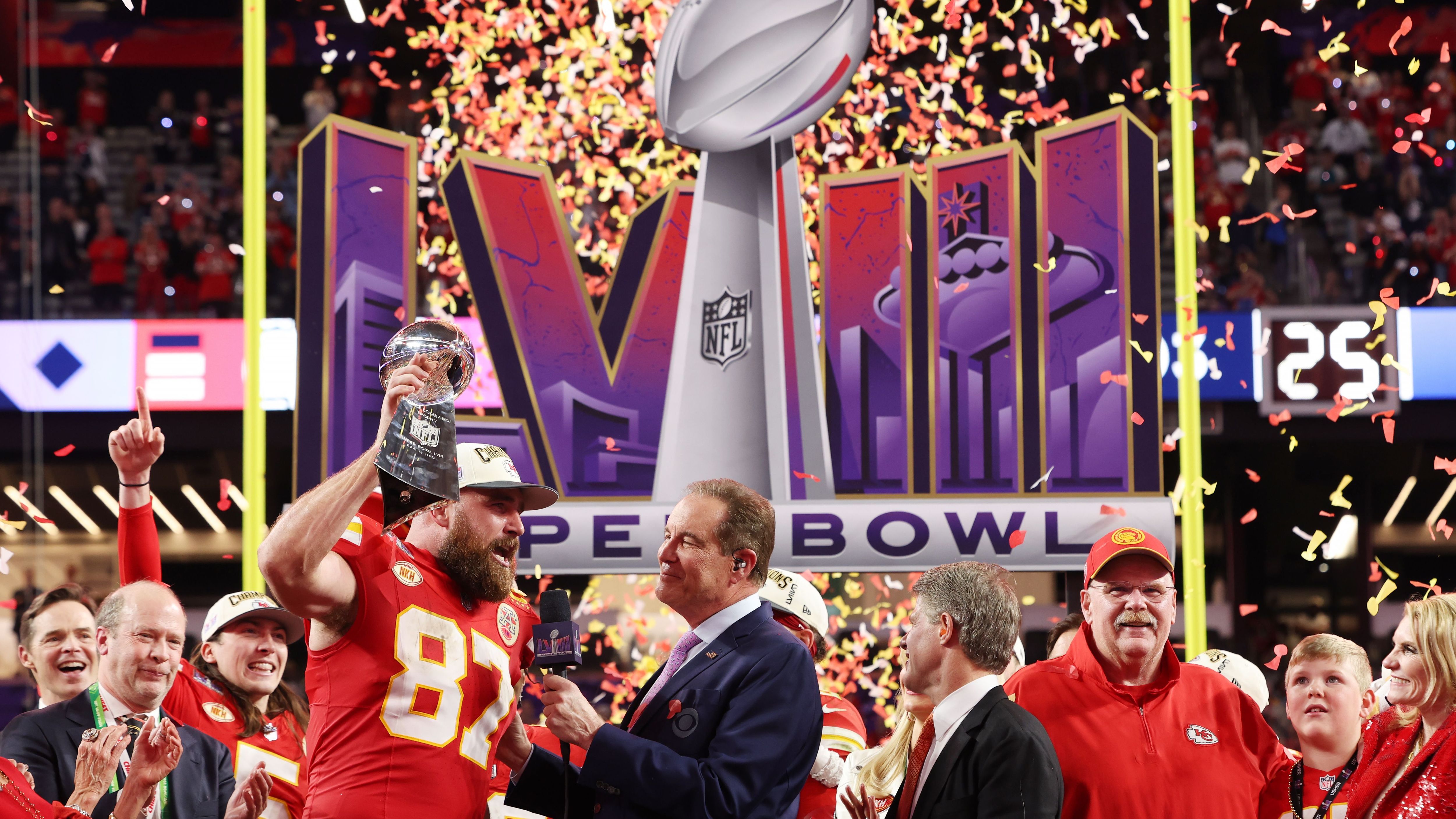 <strong>Wettquoten für den Super Bowl 59</strong><br>Der Super Bowl ist nur einmal im Jahr - die Wettquoten zum wohl größten Sportereignis laufen jedoch durchgängig. Nach Week 11 schaut&nbsp;<em><strong>ran</strong></em>, welches Team die Nase bei den Buchmachern für den Super Bowl 2025 vorne hat. Eine historische Überraschung gibt es, denn der neue Spitzenreiter stand noch nie zuvor auf Platz eins.