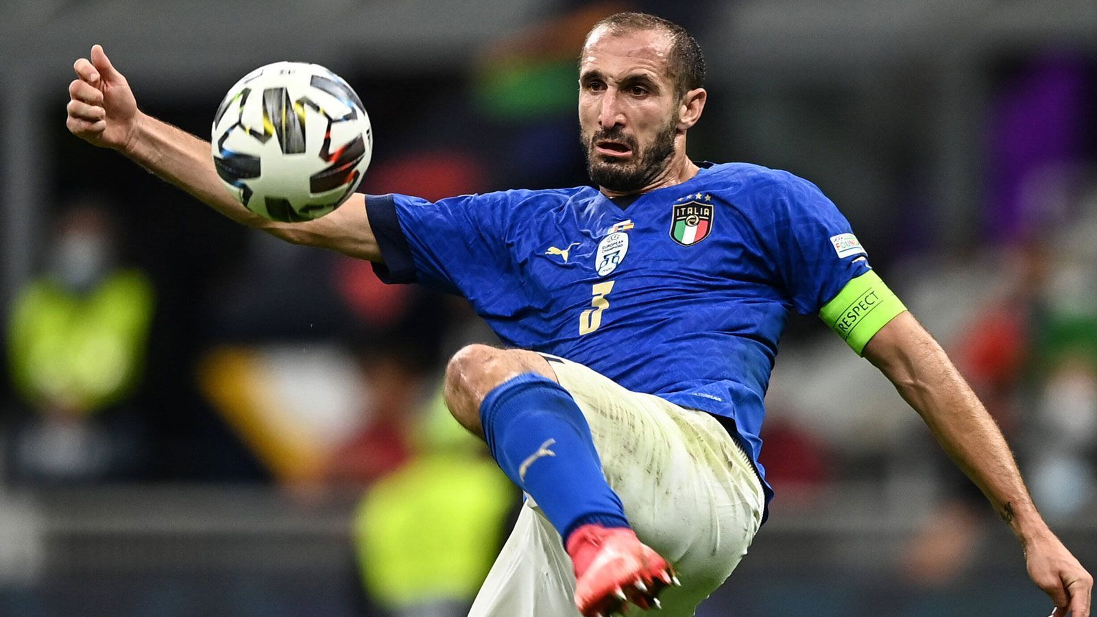 
                <strong>Giorgio Chiellini (Kapitän Italien)</strong><br>
                &#x2022; Jorginho -<br>&#x2022; Robert Lewandowski -<br>&#x2022; N'Golo Kante<br>
              