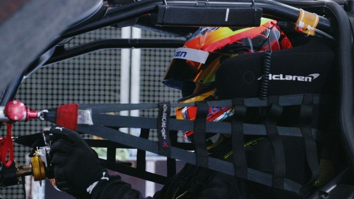 Timo Glock im Cockpit des McLaren 720S GT3 Evo beim Hockenheim-Test