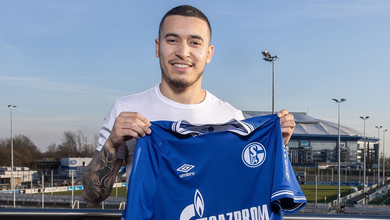 
                <strong>William (FC Schalke 04)</strong><br>
                Der FC Schalke 04 hat eine der vielen Baustellen im Kader geschlossen und mit William einen neuen Rechtsverteidiger verpflichtet. Der Brasilianer wird vom VfL Wolfsburg bis zum Saisonende ausgeliehen und erhält die Rückennummer 13. "Unser Trainer Christian Gross verfügt mit William und Timo Becker nun über zwei ganz unterschiedliche Typen, die diese Position je nach Bedarf ausfüllen können", sagt Sportvorstand Jochen Schneider. Für die Wolfsburger kam William in dieser Saison nur zu zwei Kurzeinsätzen.
              