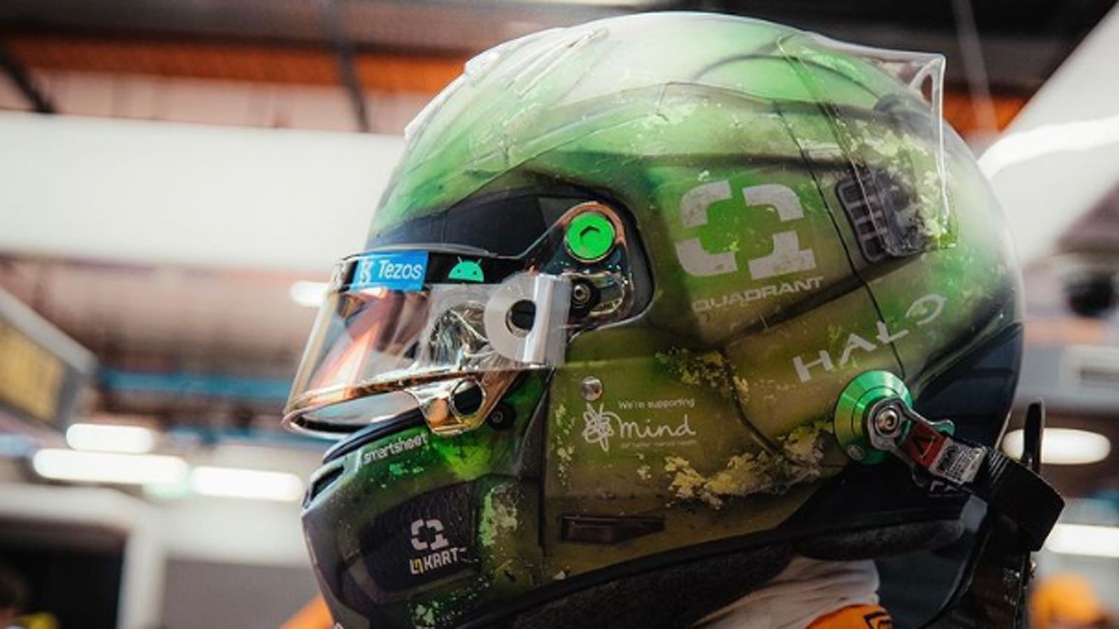 
                <strong>Lando Norris Sonderhelm</strong><br>
                &#x2022; Lando Norris' Sonderhelm in Singapur ist inspiriert vom Videospiel Halo<br>
              