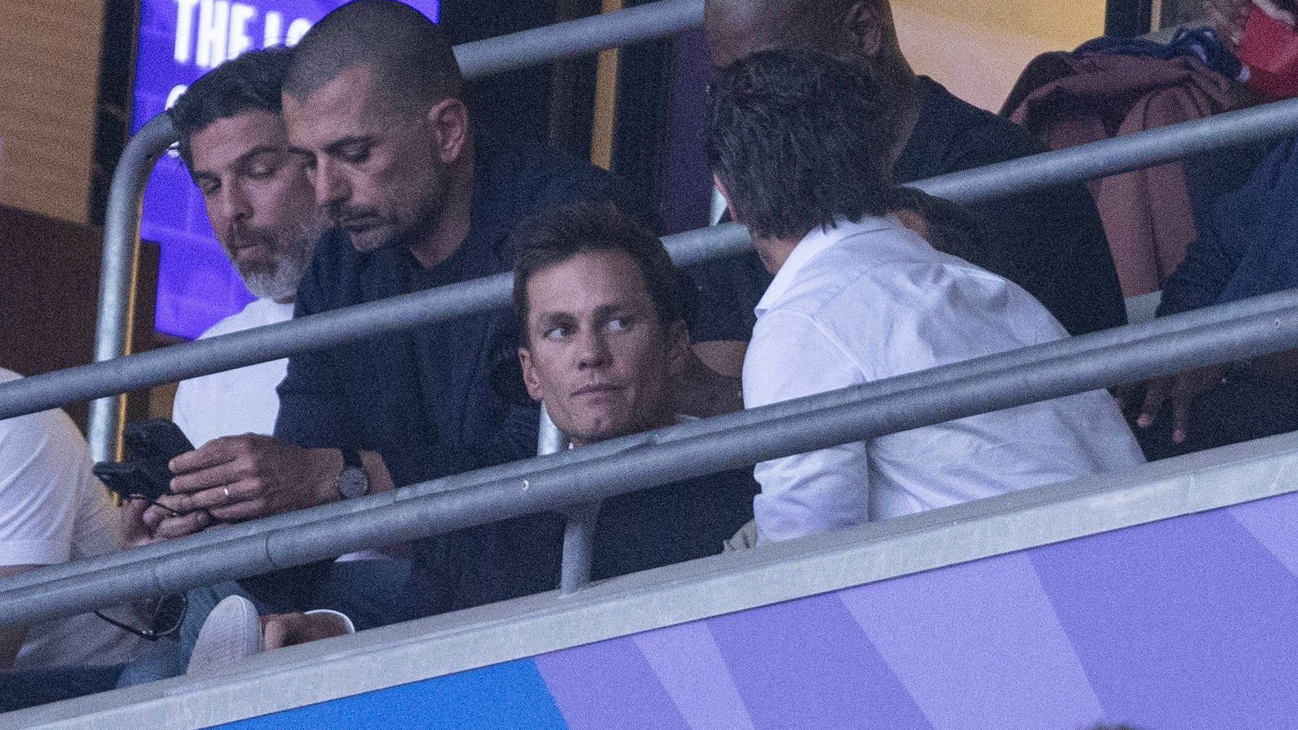 <strong>Tom Brady</strong><br>Football-Legende Tom Brady durfte in seiner letzten NFL-Saison sogar ein Spiel in der Allianz Arena absolvieren. Diesmal schaute er von der Tribüne aus zu.