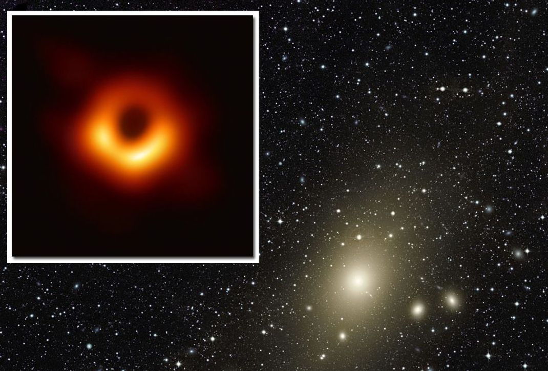 2019 machte das Event Horizon Telescope schon mal Schlagzeilen. Damals präsentierten Wissenschaftler:innen das erste Bild eines Schwarzen Lochs überhaupt. Der riesige Himmelskörper befindet sich in der Mitte der 55 Millionen Lichtjahre entfernten elliptischen Riesen-Galaxie Messier 87 – mit einer sagenhaften Masse von 6,5 Milliarden Sonnen.